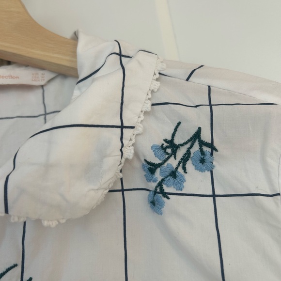 Zara Trafaluc Collection Womens Top Blouse Sz M  Button Up Embroidery white Blue - Picture 3 of 8